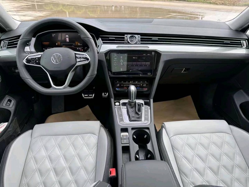 邯郸23年大众迈腾8