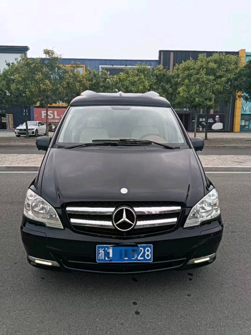 邯郸21年奔驰威霆1