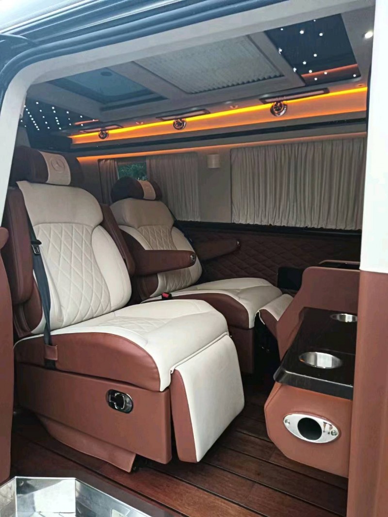 邯郸21年奔驰威霆8