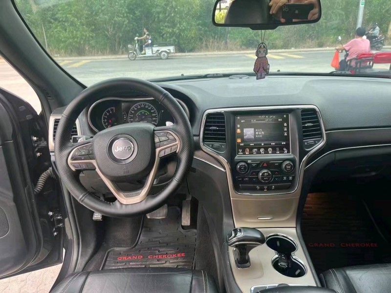 邯郸14年Jeep大切诺基5