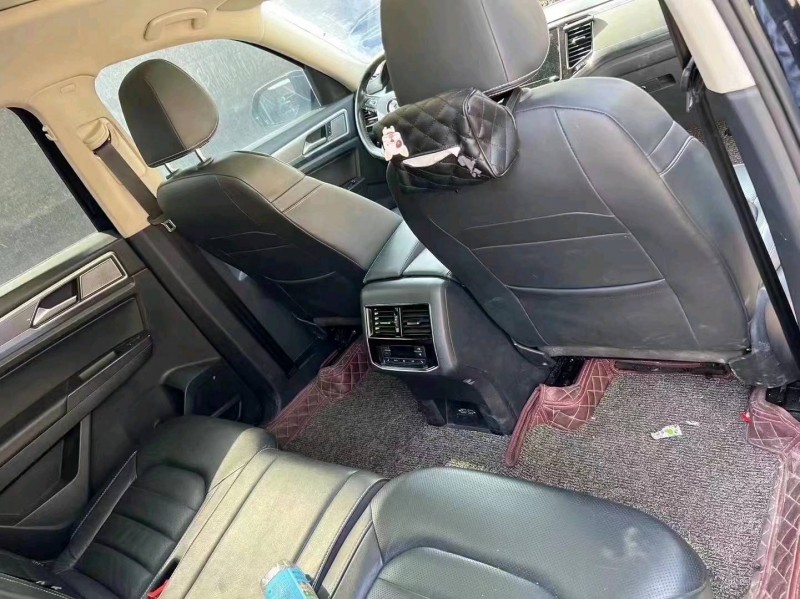 邯郸20年大众途昂7