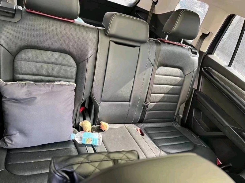 邯郸20年大众途昂8