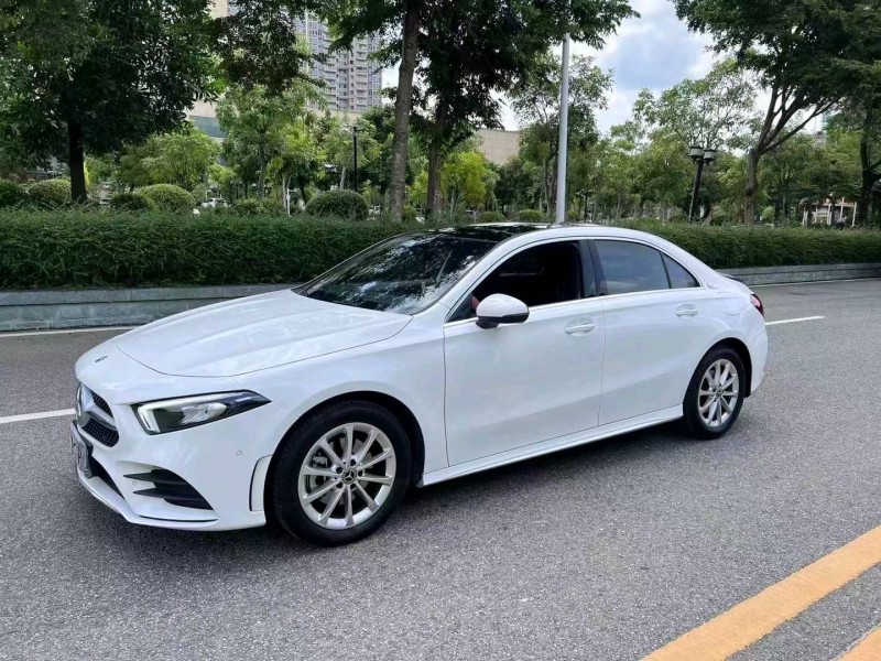 珠海21年奔驰A3