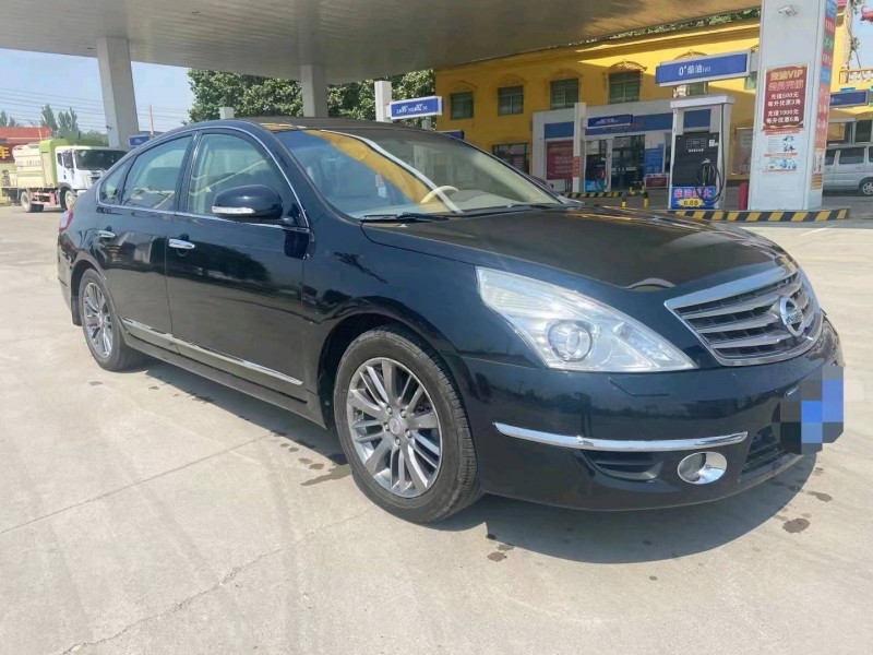 保定11年日产天籁3