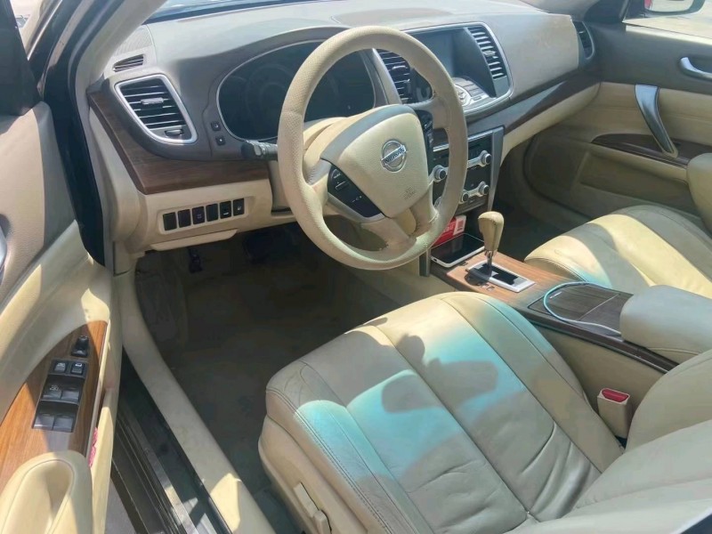 保定11年日产天籁5