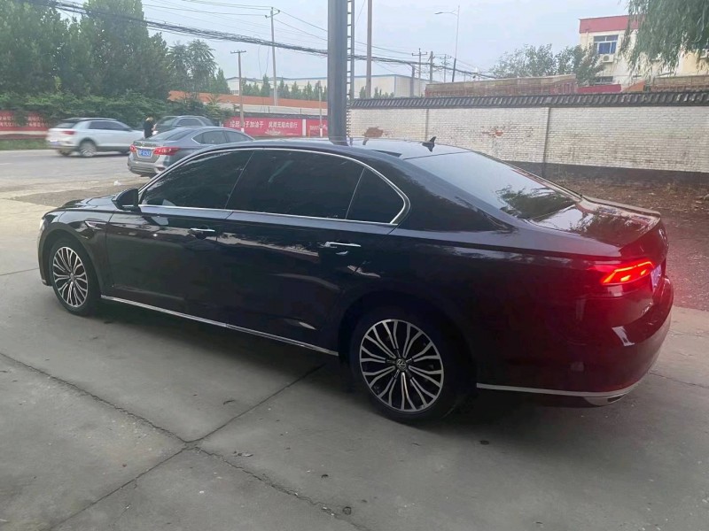 保定19年大众辉昂8