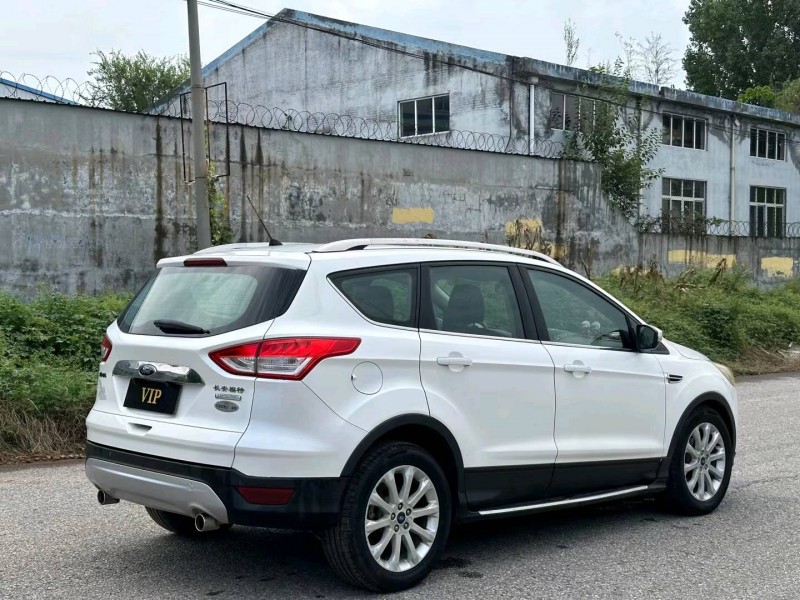 青岛14年福特翼虎4