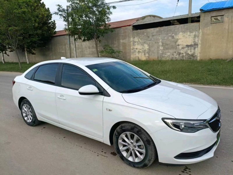 邢台19年别克英朗3