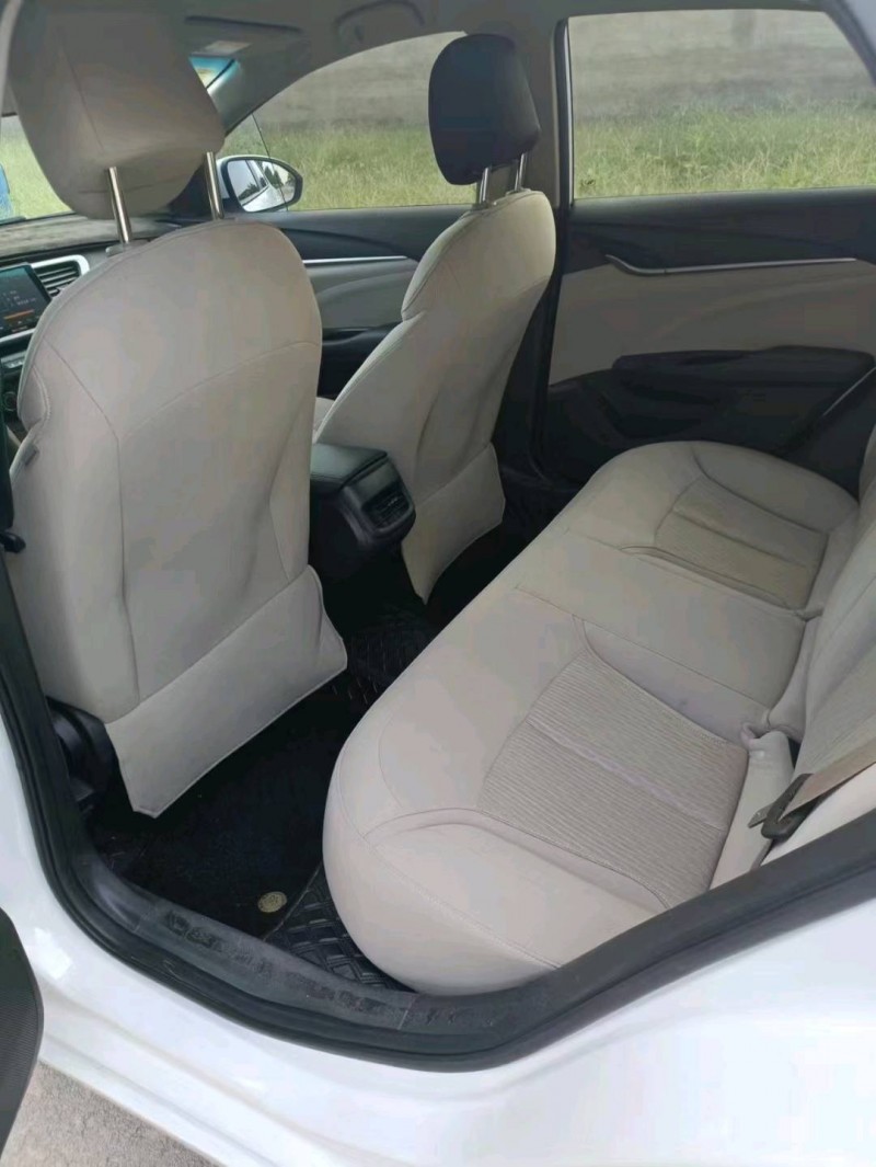 邢台19年别克英朗7