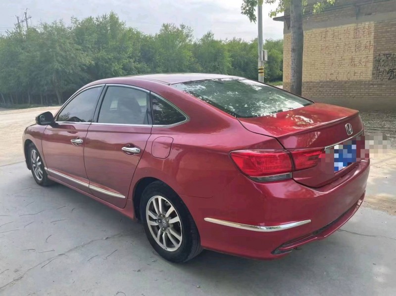保定16年本田思铂睿4