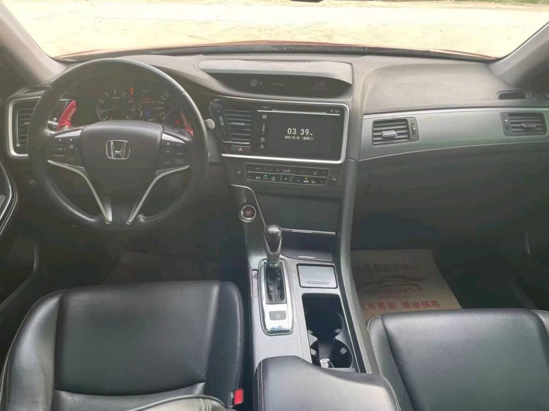 保定16年本田思铂睿5