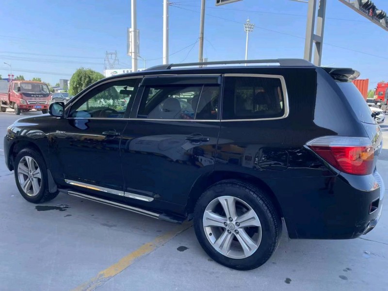 保定12年丰田汉兰达4