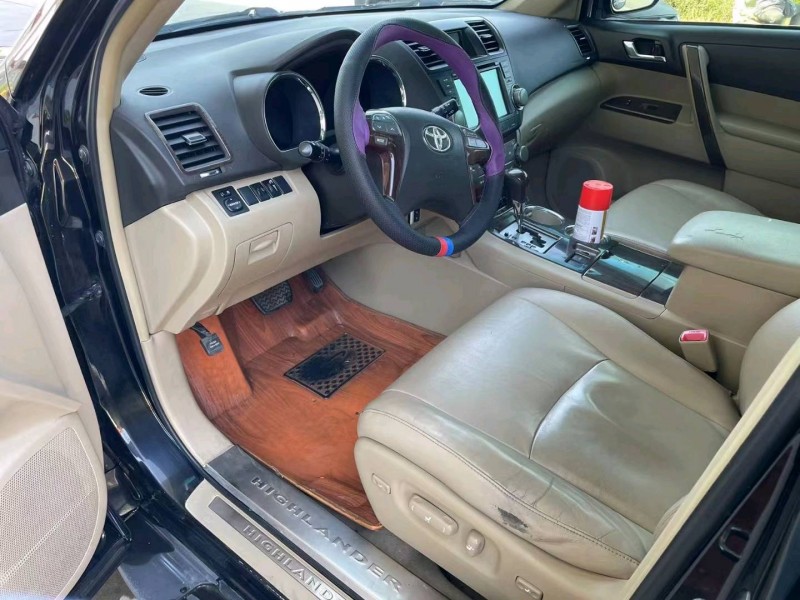 保定12年丰田汉兰达6