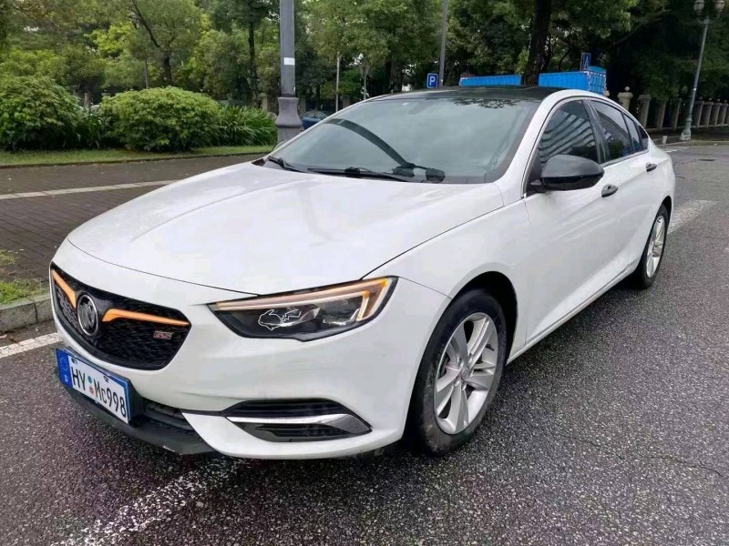 汕头17年别克君威2