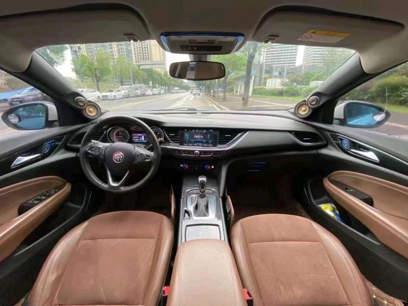 汕头17年别克君威8