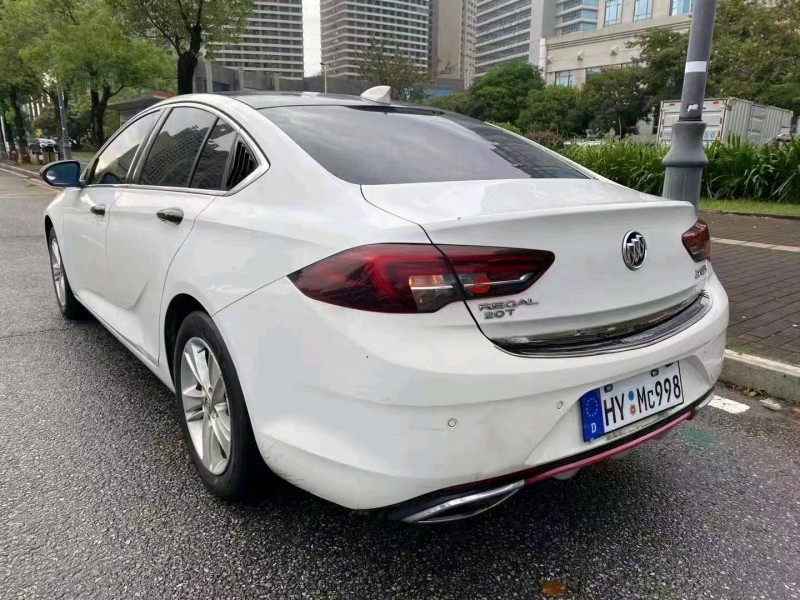 汕头17年别克君威9