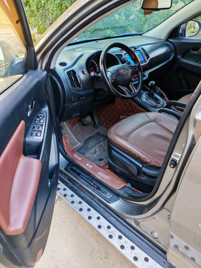 保定14年起亚智跑6