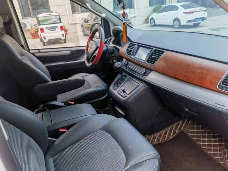 保定16年大通G104