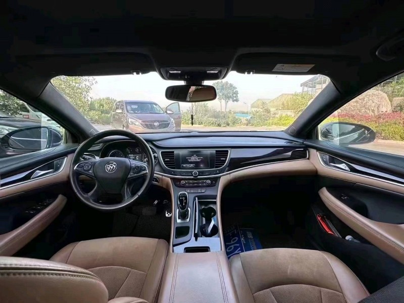 枣庄17年别克君越7