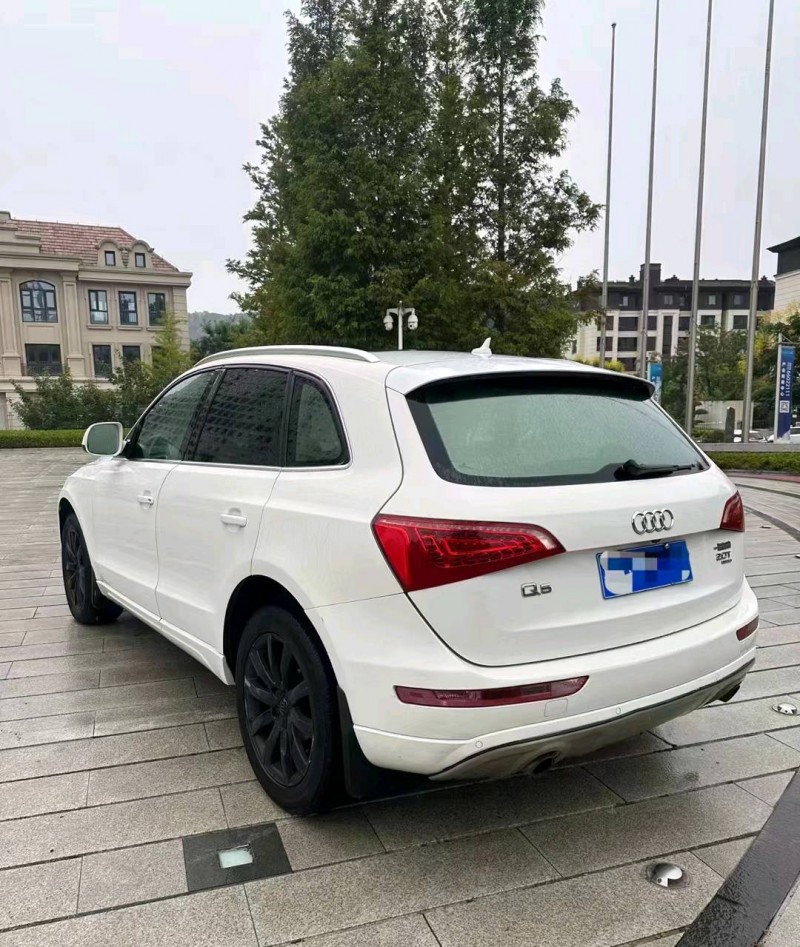 东营10年奥迪Q56