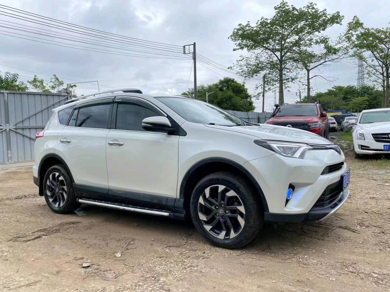 广州18年丰田RAV4荣放2