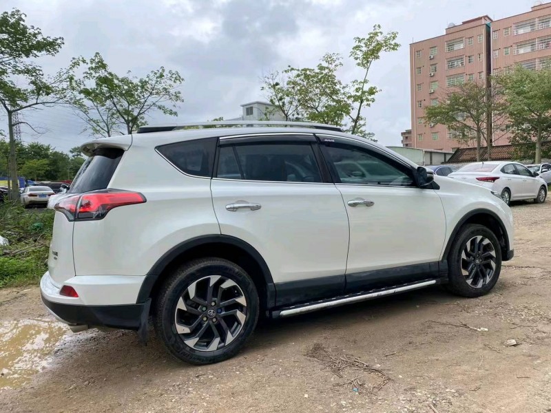 广州18年丰田RAV4荣放3