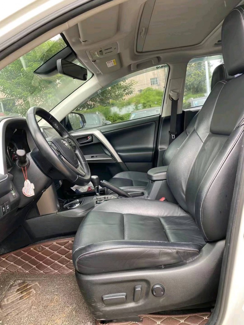 广州18年丰田RAV4荣放8