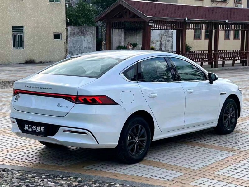 汕頭23年比亞迪秦5