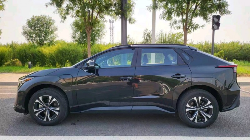 邯郸23年丰田BZ4X1