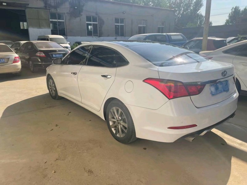 保定15年现代名图4