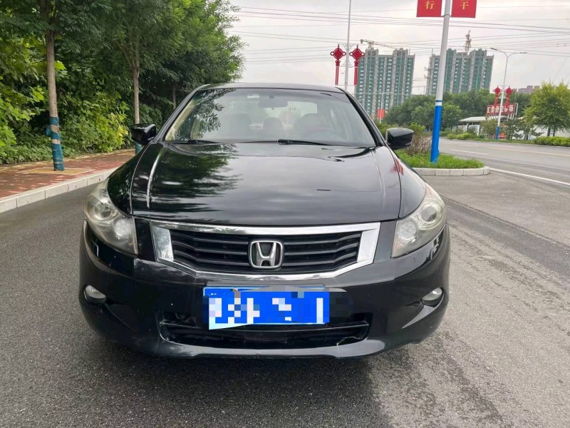 保定10年本田雅阁1