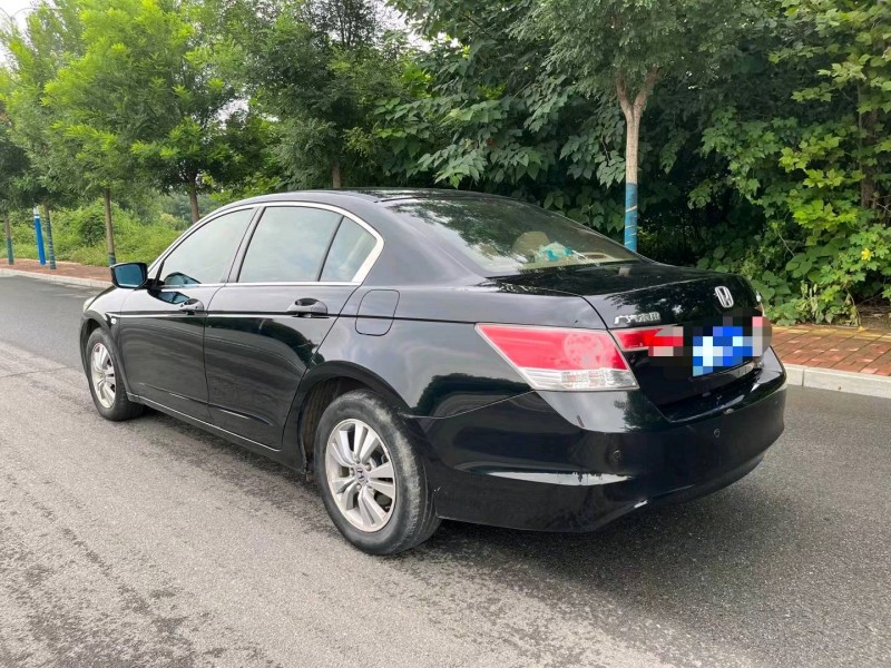 保定10年本田雅阁8