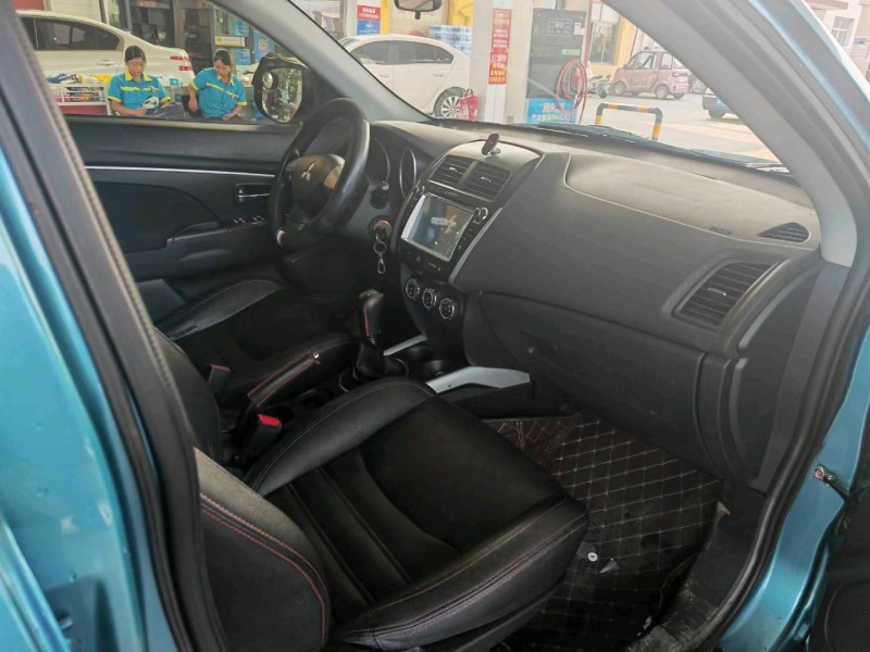 保定14年三菱劲炫5