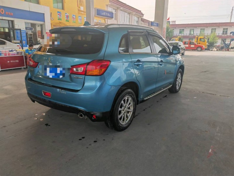 保定14年三菱劲炫8