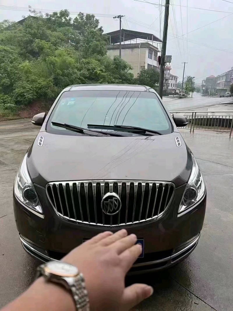 广州13年别克GL81