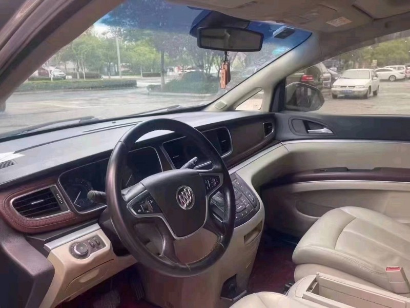 广州13年别克GL83