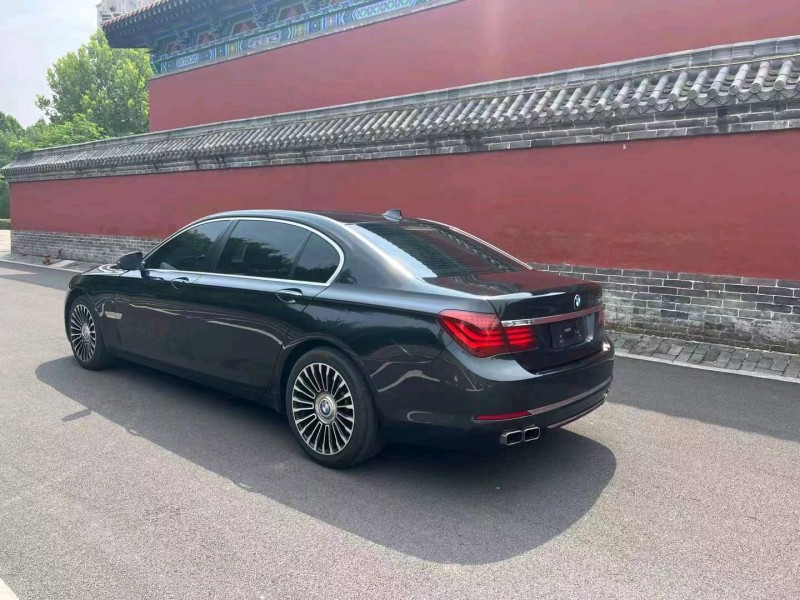 济南13年宝马7系4