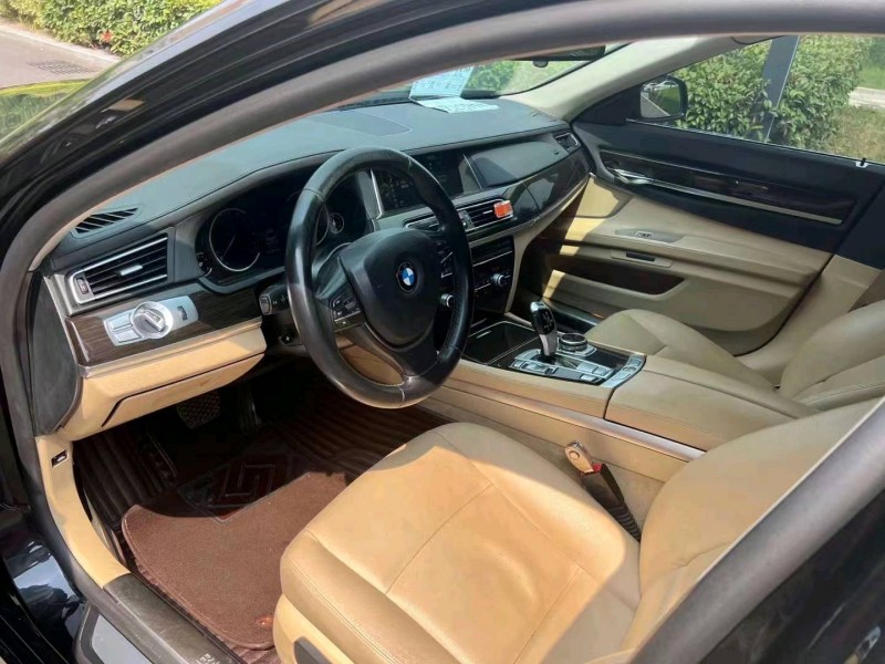 济南13年宝马7系7