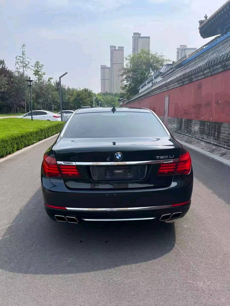 济南13年宝马7系9