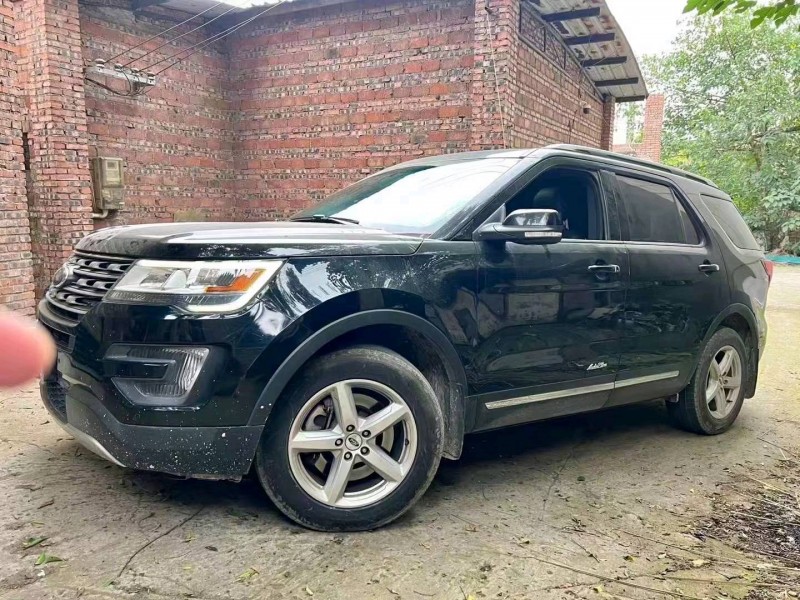 重庆16年福特探险者2