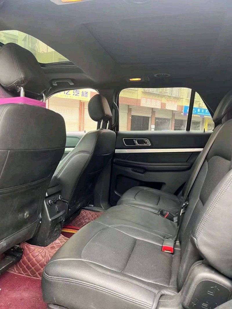 重庆16年福特探险者5