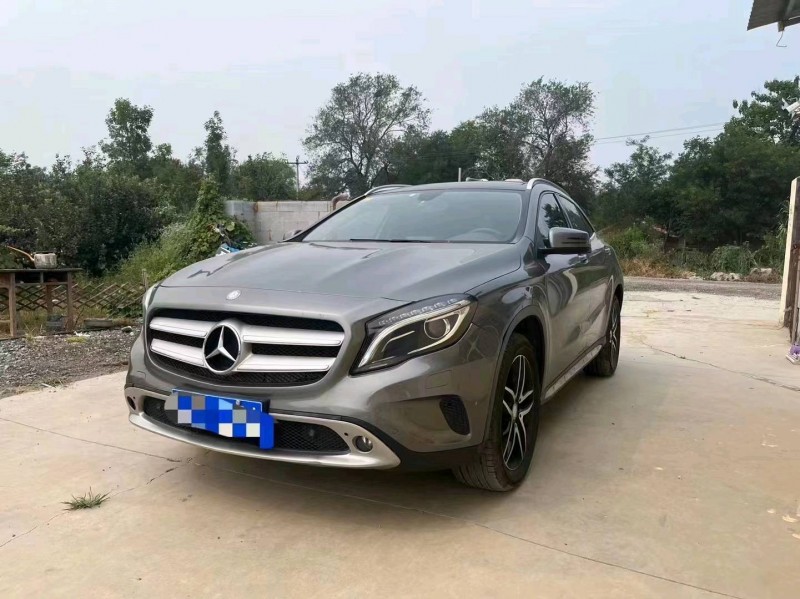 东营16年奔驰GLA3