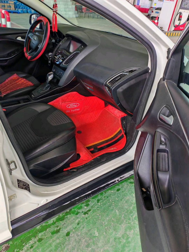 保定18年福特福克斯5