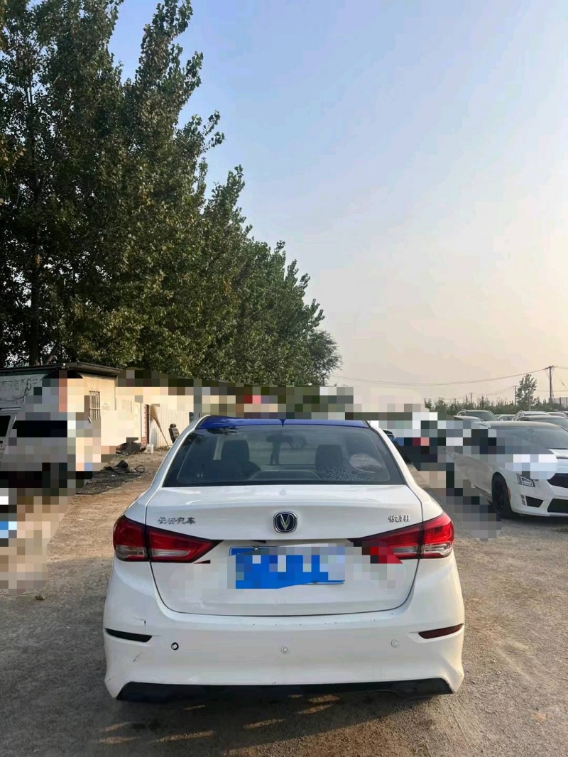 菏澤20年長安汽車悅翔8