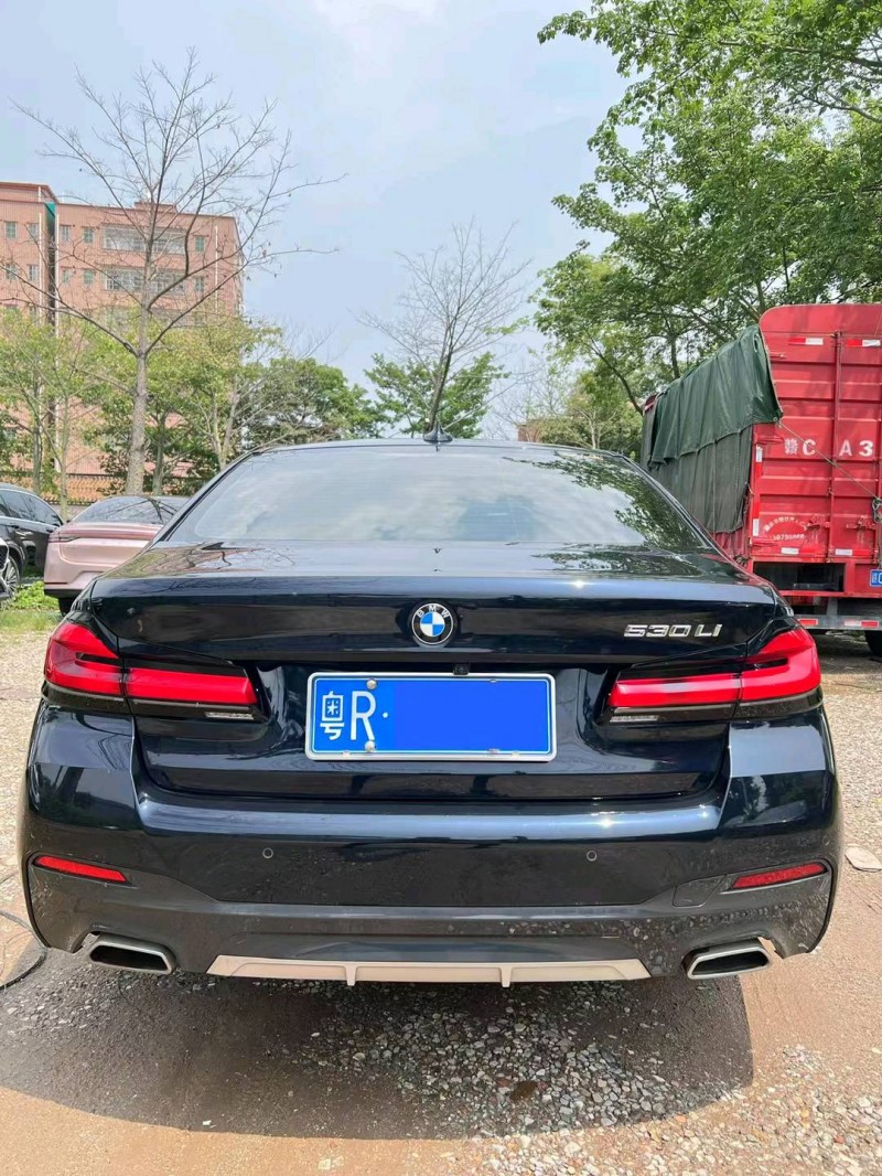 广州22年宝马5系9