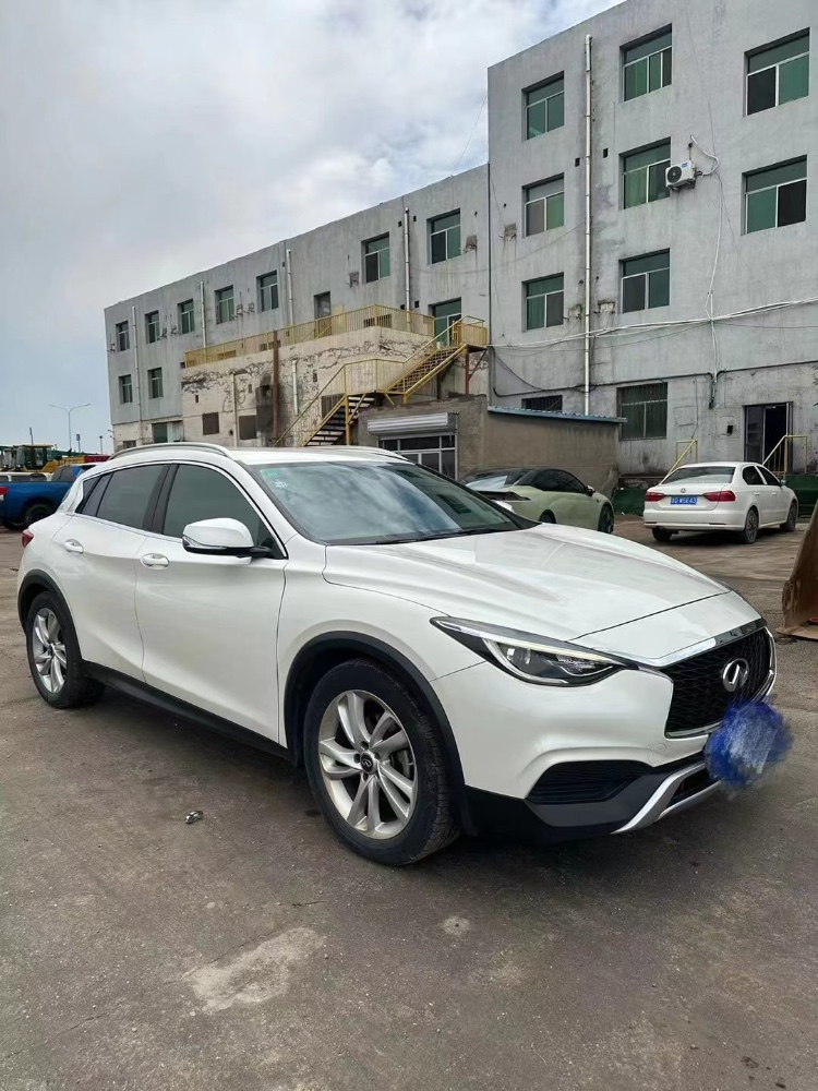 包頭17年英菲尼迪QX304