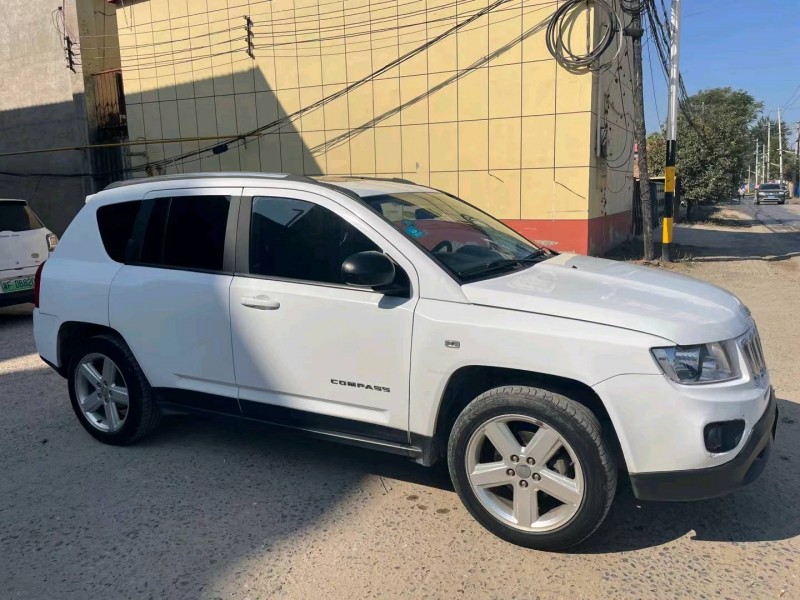 保定12年Jeep指南者3