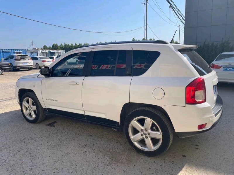 保定12年Jeep指南者4