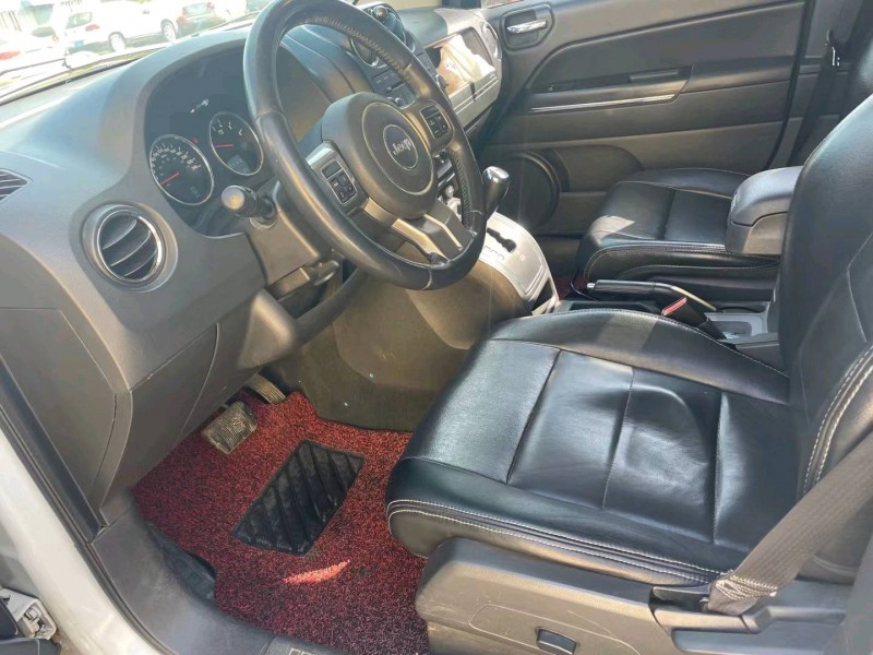 保定12年Jeep指南者8