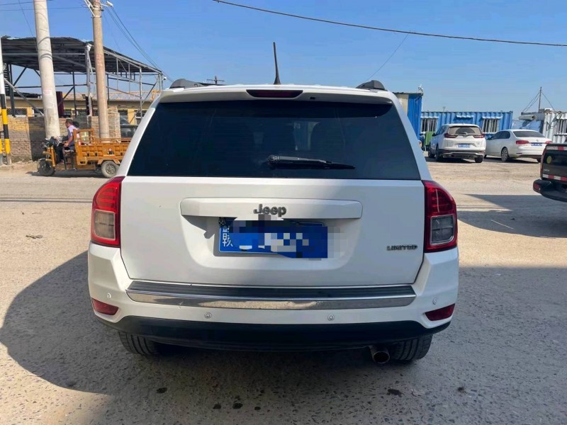 保定12年Jeep指南者9